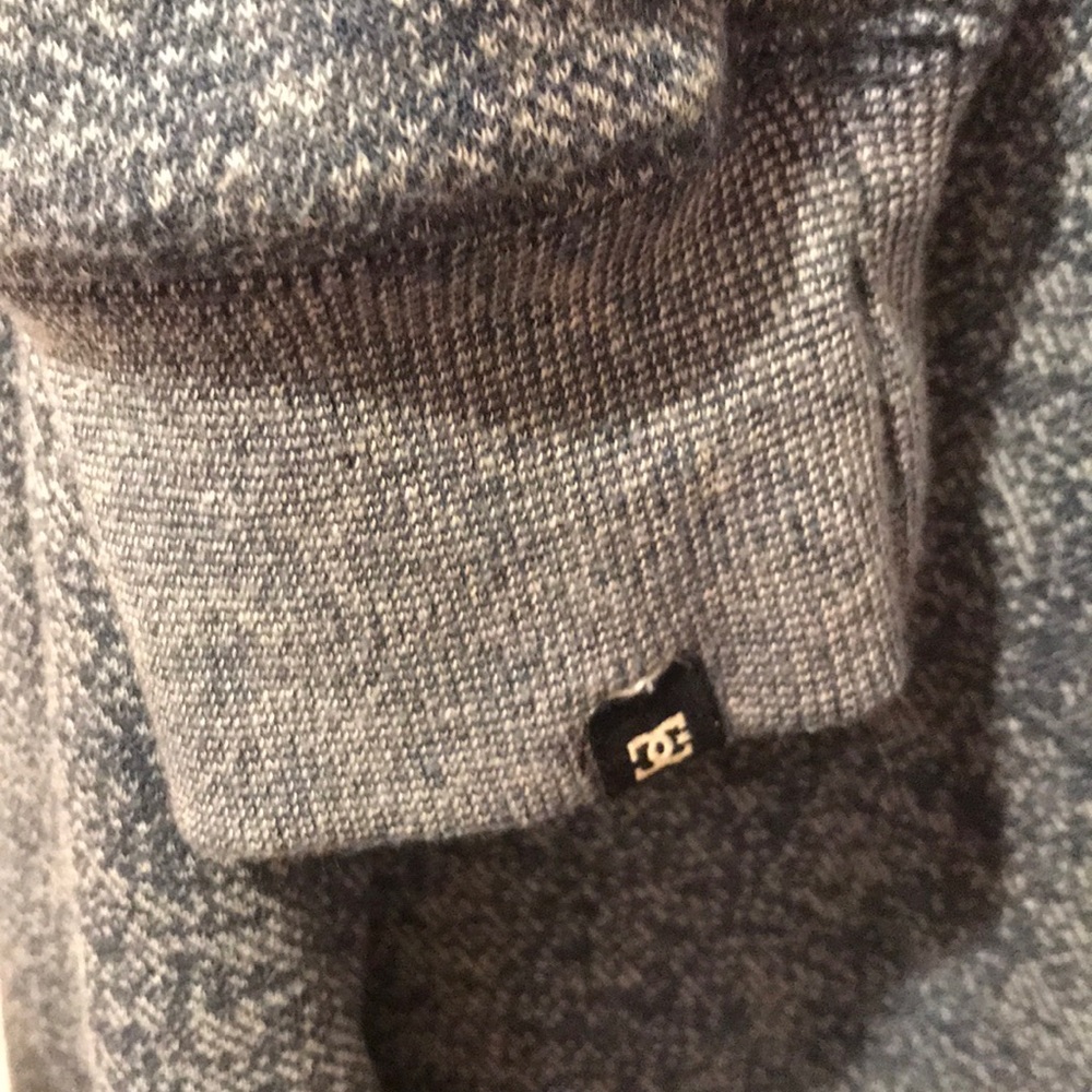 DC Men’s pullover - Picture 3 of 5